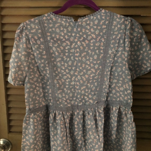 Vanilla Bay sheer top. Size small. And size large - Picture 2 of 9